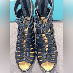 Maurices Black Faux Leather Lace Up Front, Zip Up Back Sierra Gladiator Booties